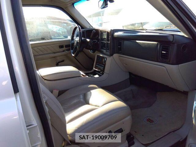 Cadillac ESCALADE 2011-03 8009984-2