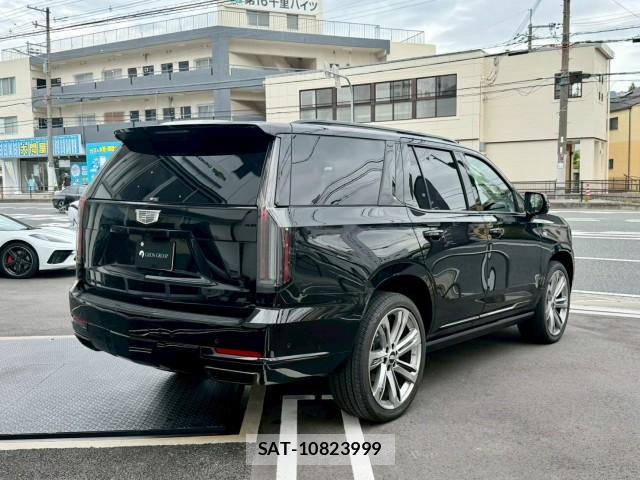 Cadillac ESCALADE 2025-05 8011254-6