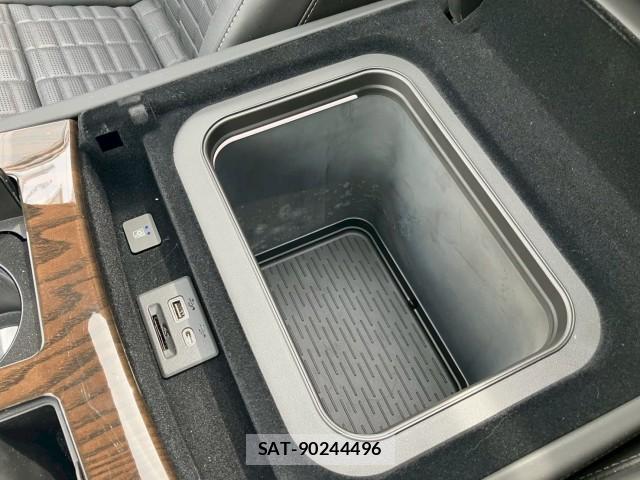 Cadillac ESCALADE 2023-11 8011262-13
