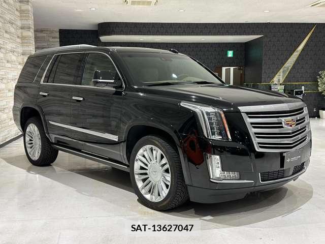 Cadillac ESCALADE 2018-03 8012650-0