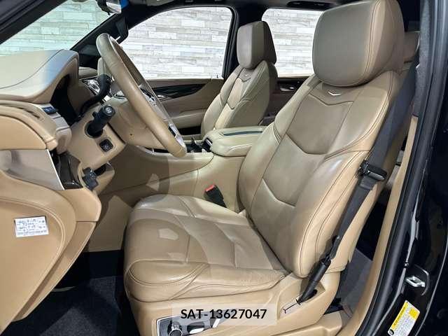 Cadillac ESCALADE 2018-03 8012650-2