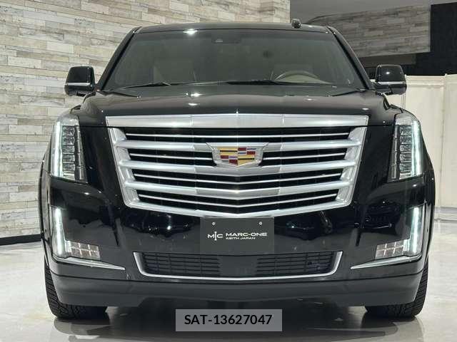 Cadillac ESCALADE 2018-03 8012650-6