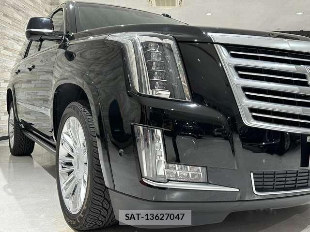 Cadillac ESCALADE 2018-03 8012650-8