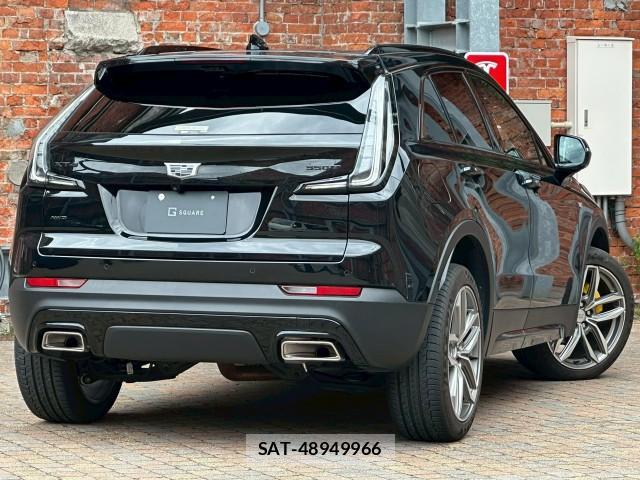 Cadillac XT4 2022-10 8003243-1