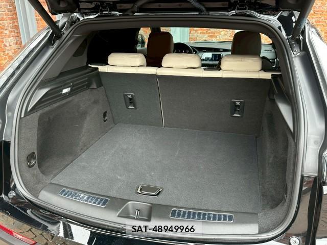 Cadillac XT4 2022-10 8003243-18