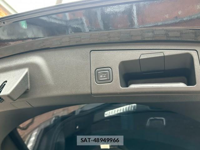 Cadillac XT4 2022-10 8003243-19