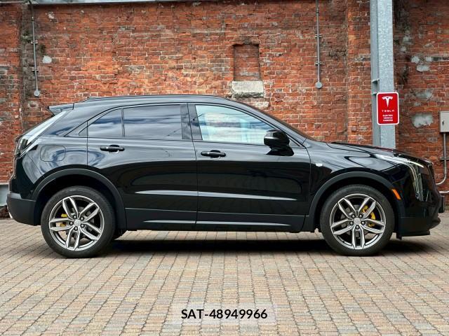 Cadillac XT4 2022-10 8003243-3