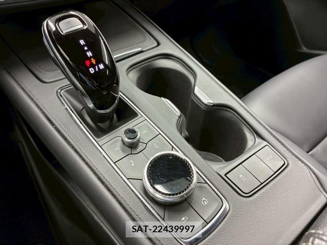 Cadillac XT4 2021-06 8006490-12