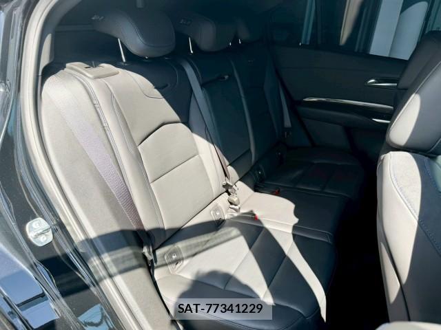 Cadillac XT4 2025-04 8011242-15
