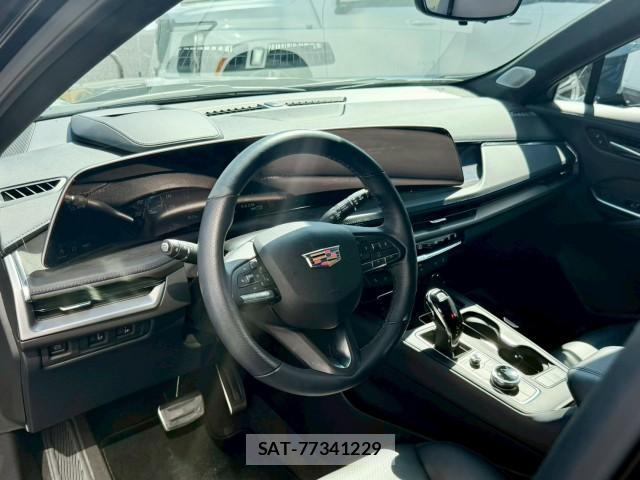 Cadillac XT4 2025-04 8011242-18