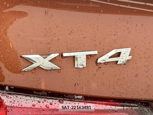 Cadillac XT4 2021-08 8011260-14