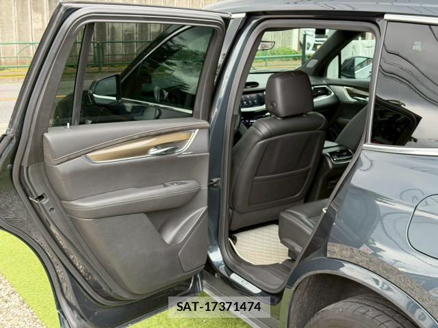 Cadillac XT6 2020-12 8011507-13