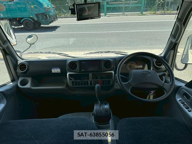 Toyota CAMROAD 2019-06 8009876-14