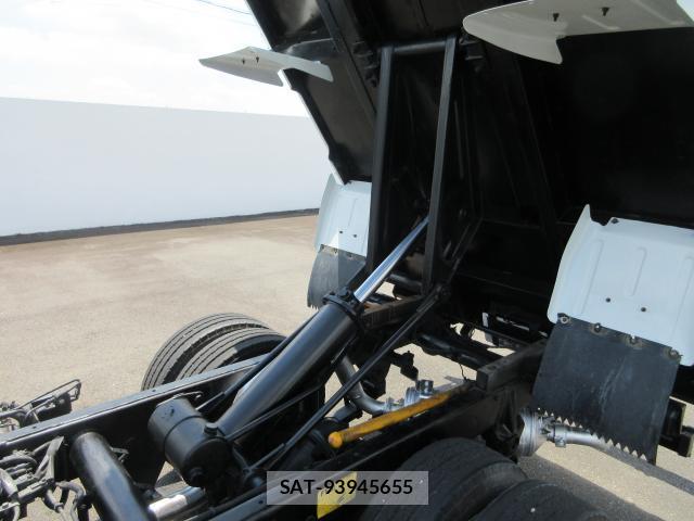 MITSUBISHI FUSO CANTER 2015-06 8003137-12