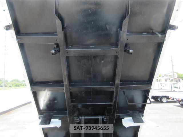 MITSUBISHI FUSO CANTER 2015-06 8003137-13