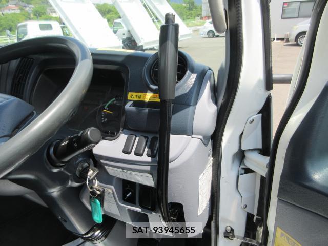 MITSUBISHI FUSO CANTER 2015-06 8003137-19