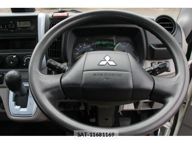 MITSUBISHI FUSO CANTER 2018-08 8003175-7