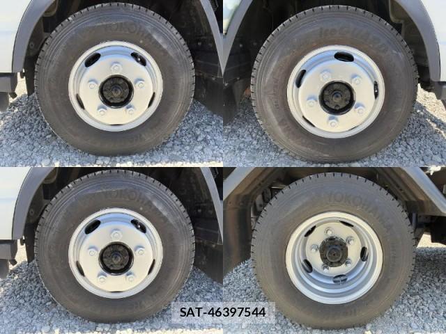 MITSUBISHI FUSO CANTER 2016-04 8010662-11