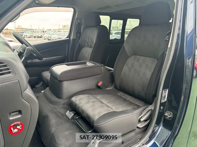 Nissan Caravan 2022-06 8008813-10