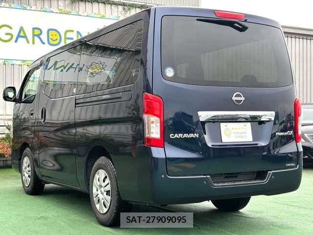 Nissan Caravan 2022-06 8008813-3