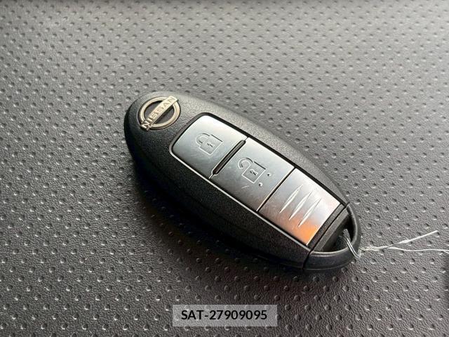 Nissan Caravan 2022-06 8008813-9