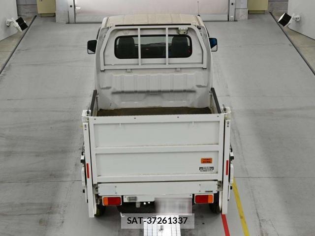 Suzuki CARRY TRUCK 2015-12 8009803-4