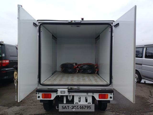 Suzuki CARRY TRUCK 2022-07 8012082-5