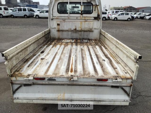 Suzuki CARRY TRUCK 2019-06 8012110-5