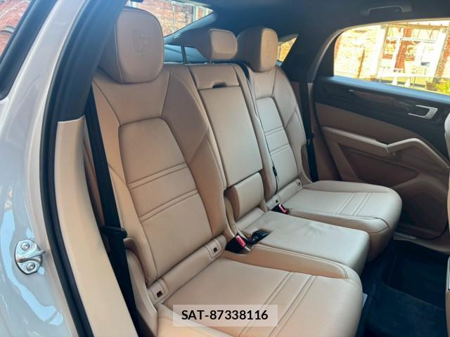 Porsche CAYENNE 2021-05 8003244-6