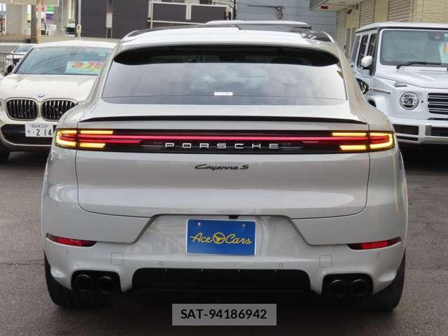Porsche CAYENNE 2024-02 8003479-12