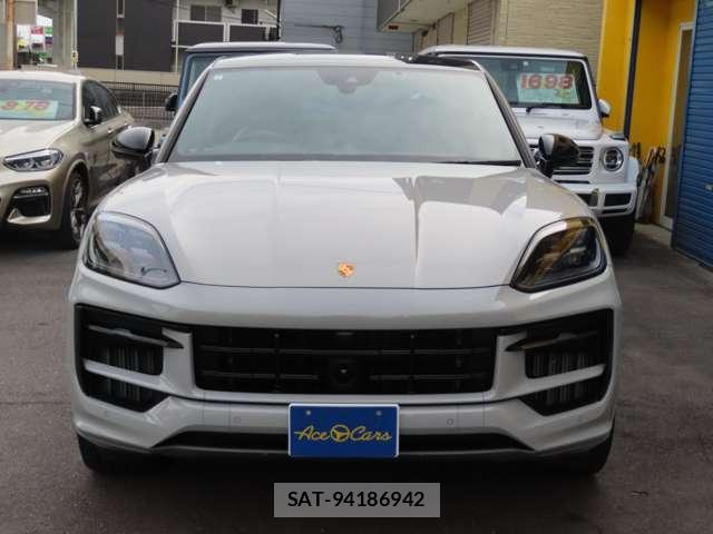 Porsche CAYENNE 2024-02 8003479-3