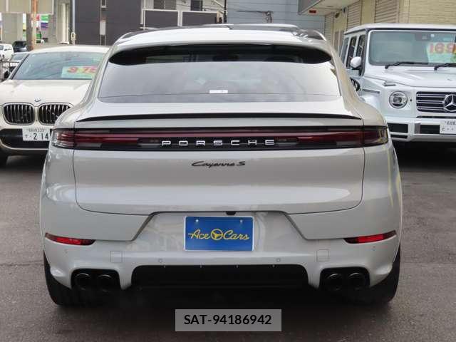 Porsche CAYENNE 2024-02 8003479-7