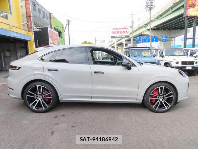 Porsche CAYENNE 2024-02 8003479-9