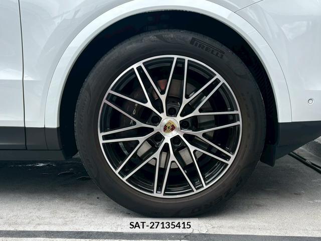 Porsche CAYENNE 2024-04 8009874-5