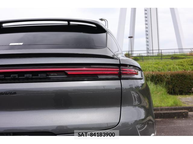 Porsche CAYENNE 2023-11 8011439-7