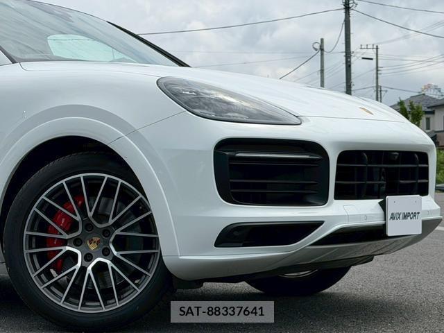 Porsche CAYENNE 2021-02 8011881-4