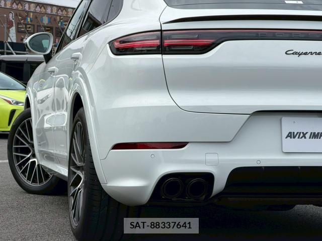 Porsche CAYENNE 2021-02 8011881-6