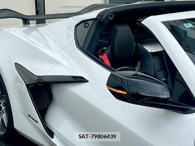 Chevrolet CORVETTE 2024-06 8011239-15