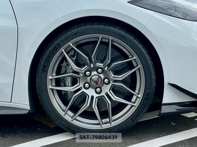 Chevrolet CORVETTE 2024-06 8011239-3
