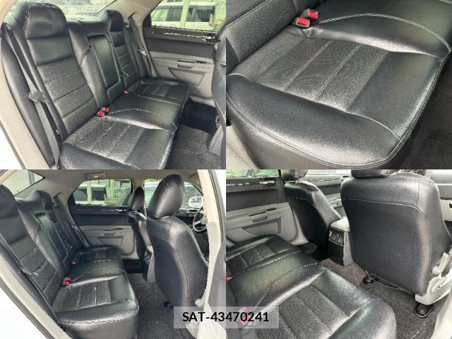 Chrysler 300 2011-03 8004197-15