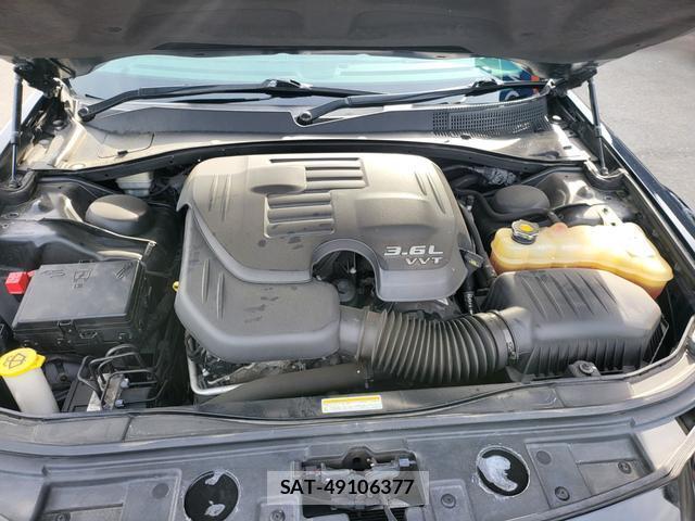 Chrysler 300 2015-05 8004563-12