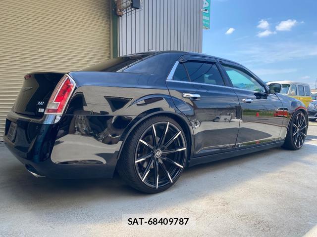 Chrysler 300 2013-02 8005876-1