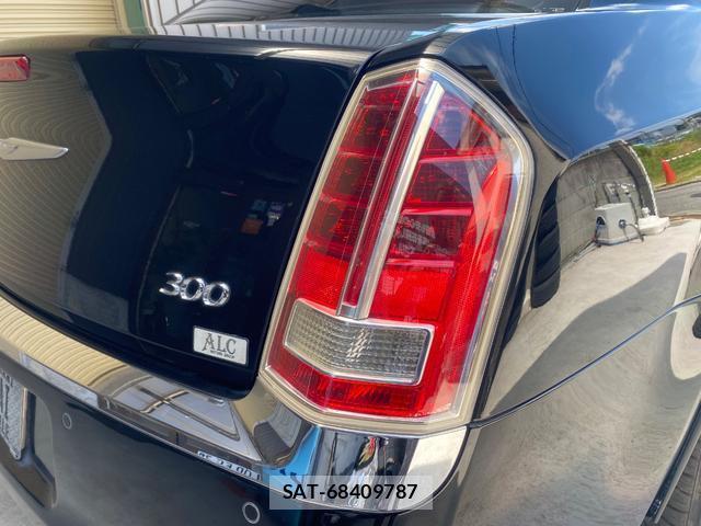 Chrysler 300 2013-02 8005876-13