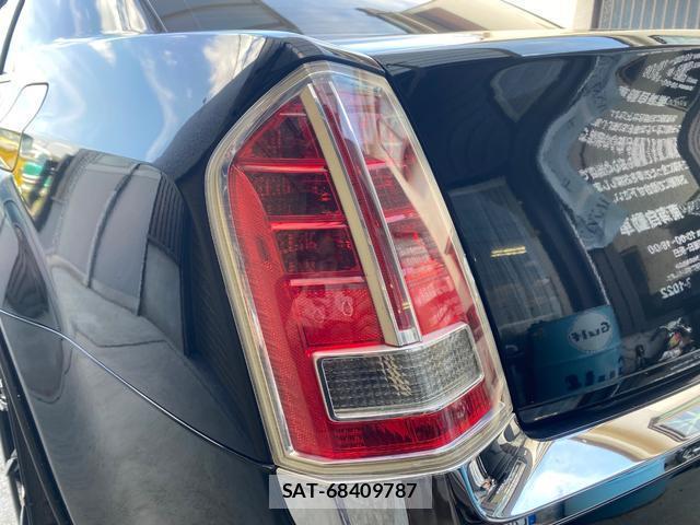 Chrysler 300 2013-02 8005876-14