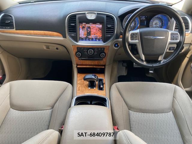 Chrysler 300 2013-02 8005876-18