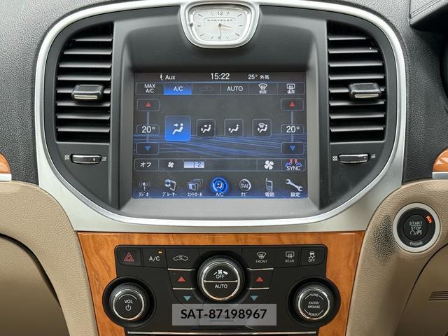 Chrysler 300 2013-05 8008436-19