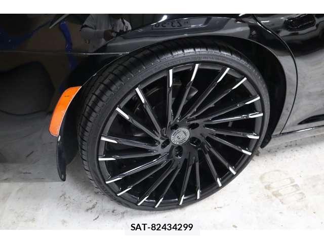 Chrysler 300 2016-09 8010679-13