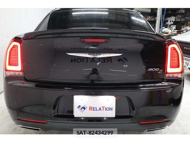 Chrysler 300 2016-09 8010679-14