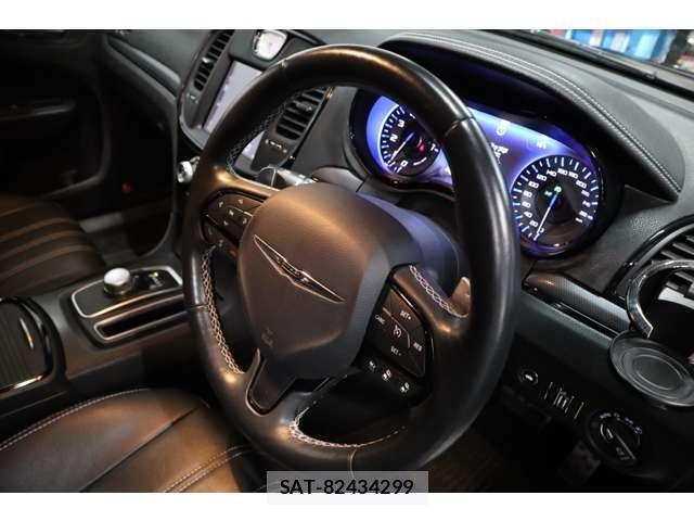Chrysler 300 2016-09 8010679-17