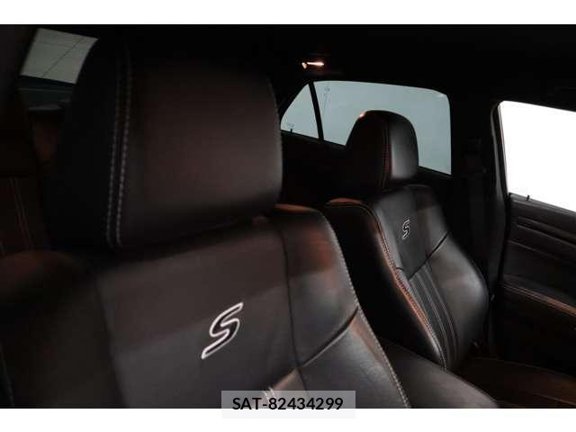 Chrysler 300 2016-09 8010679-19